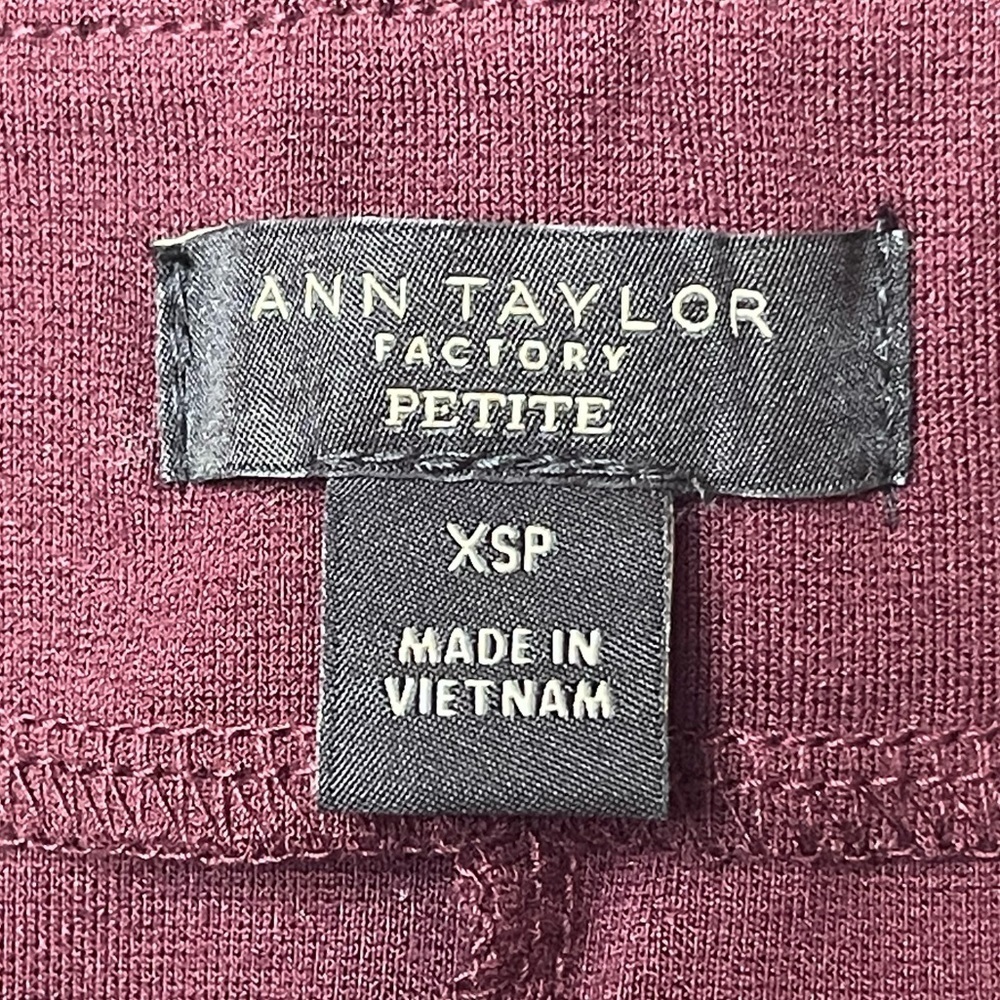 Ann Taylor Factory Maroon Elastic Waist Pencil Skirt - Size XS Petite - Picture 6 of 7